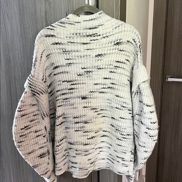 $258 VARLEY Belgrave Sweater dramatic puffy sleeves plush soft statement S - Picture 13 of 16